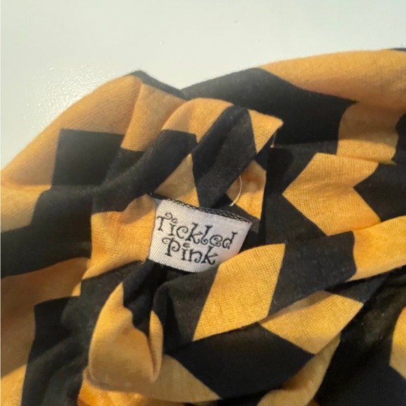 Women's Black and Gold Infinity Scarf - Picture 3 of 8